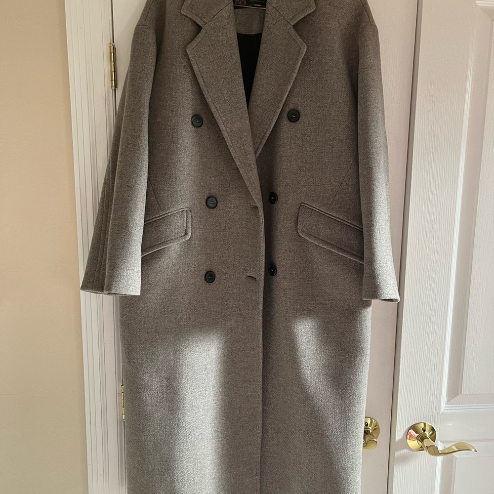 Elegant Gray Double-Breasted Coat